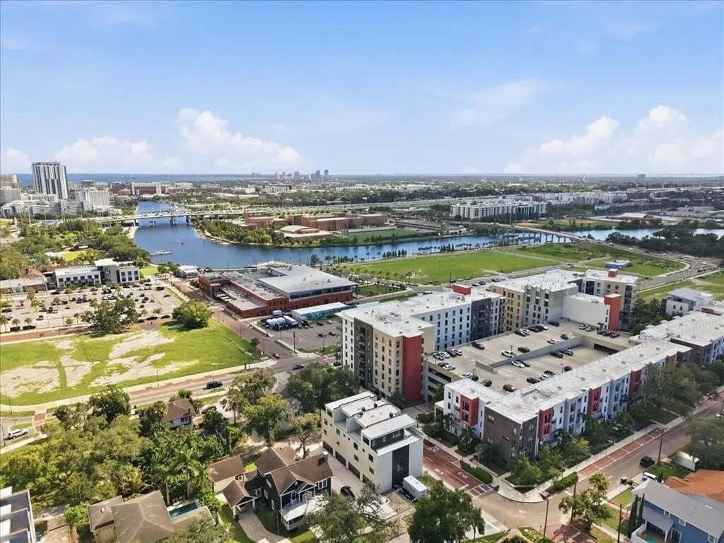 House in Tampa, Florida, United States 4 - 18097508
