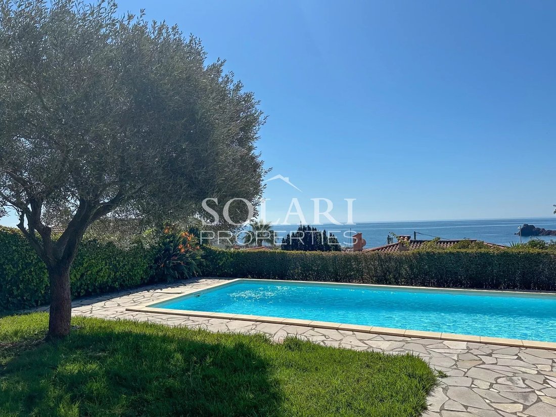 Villa in Théoule-sur-Mer, Provence-Alpes-Côte d'Azur, France 2 - 15664045