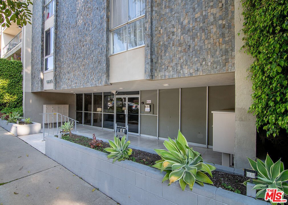 Condo in Los Angeles, California, United States 5 - 18664289