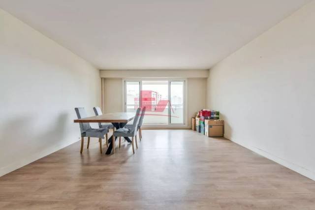 Apartment in Insurrection, Vanves, France 2 - 17227119