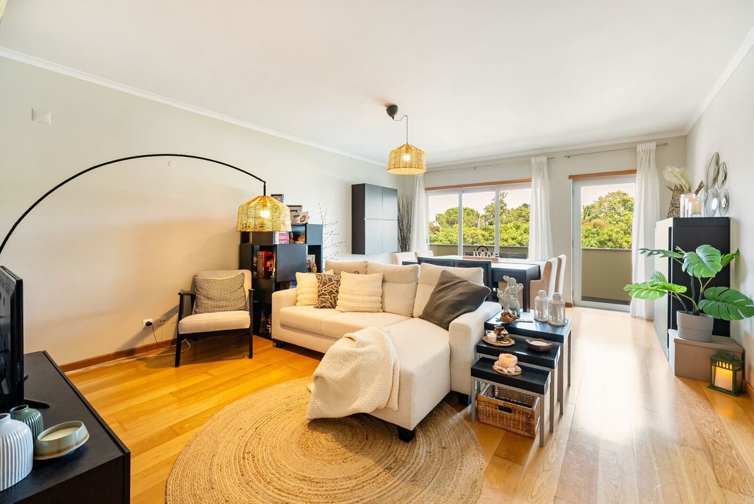 Apartment in Carnaxide e Queijas, Lisbon, Portugal 1 - 18670977