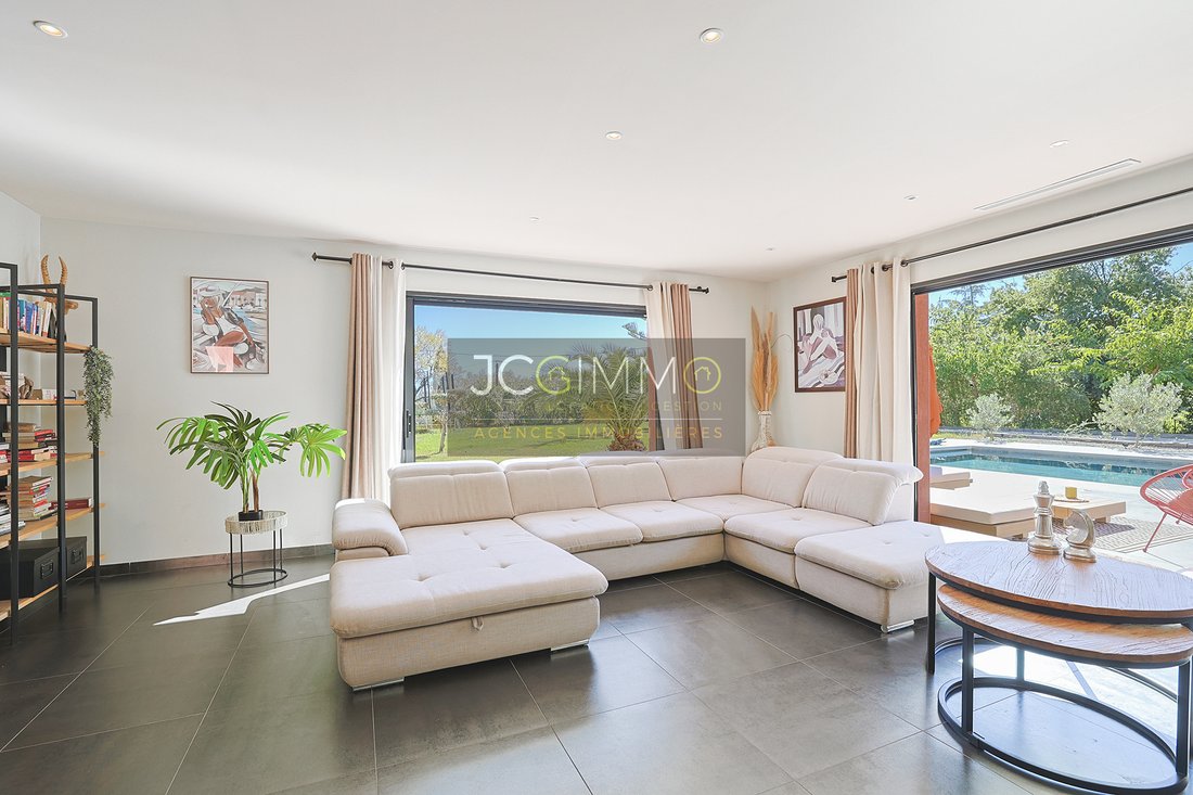 Villa in Hyeres, Provence-Alpes-Côte d'Azur, France 3 - 18664287