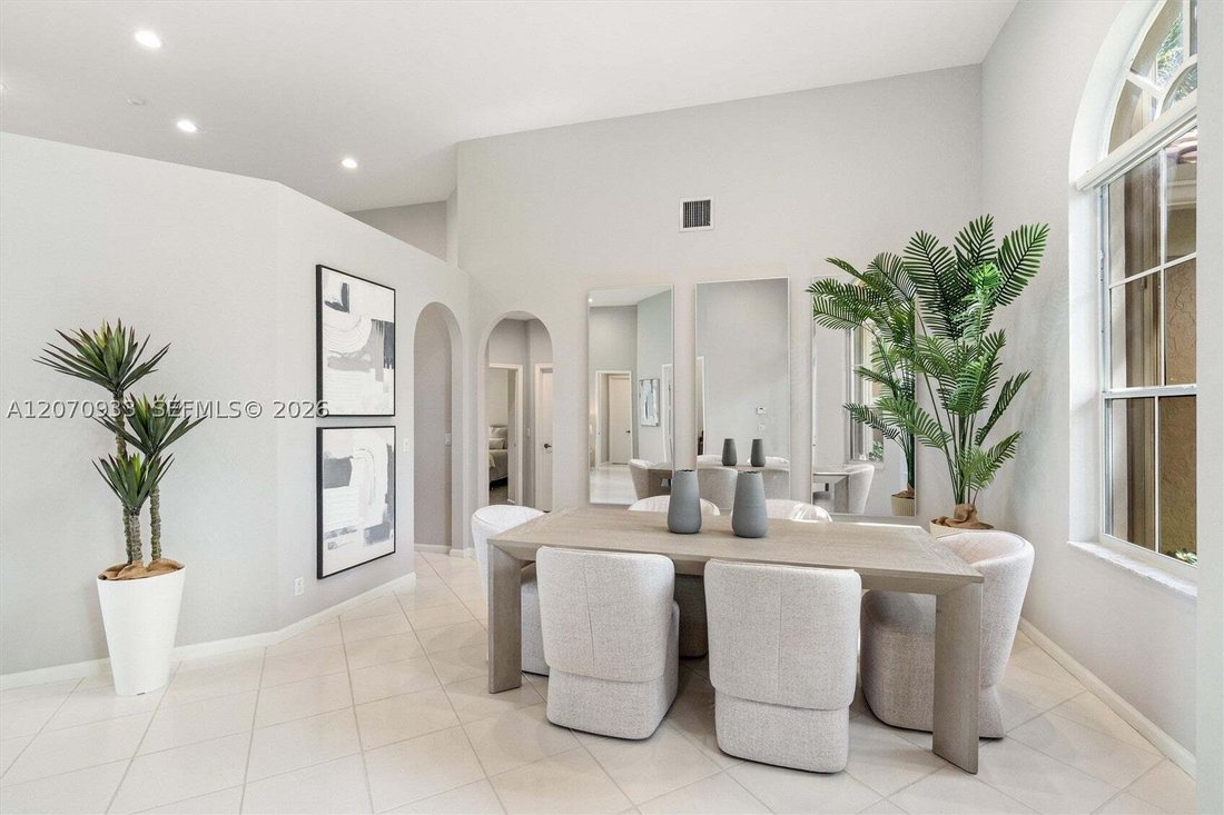 House in Weston, Florida, United States 5 - 18663455