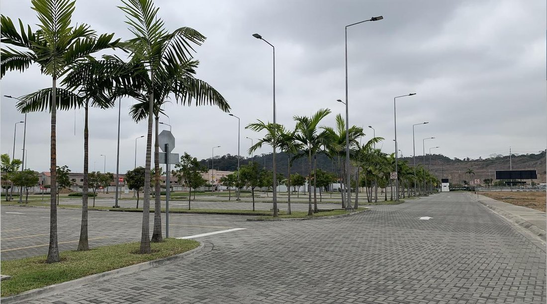 Land in Guayaquil, Guayas, Ecuador 1 - 18660358