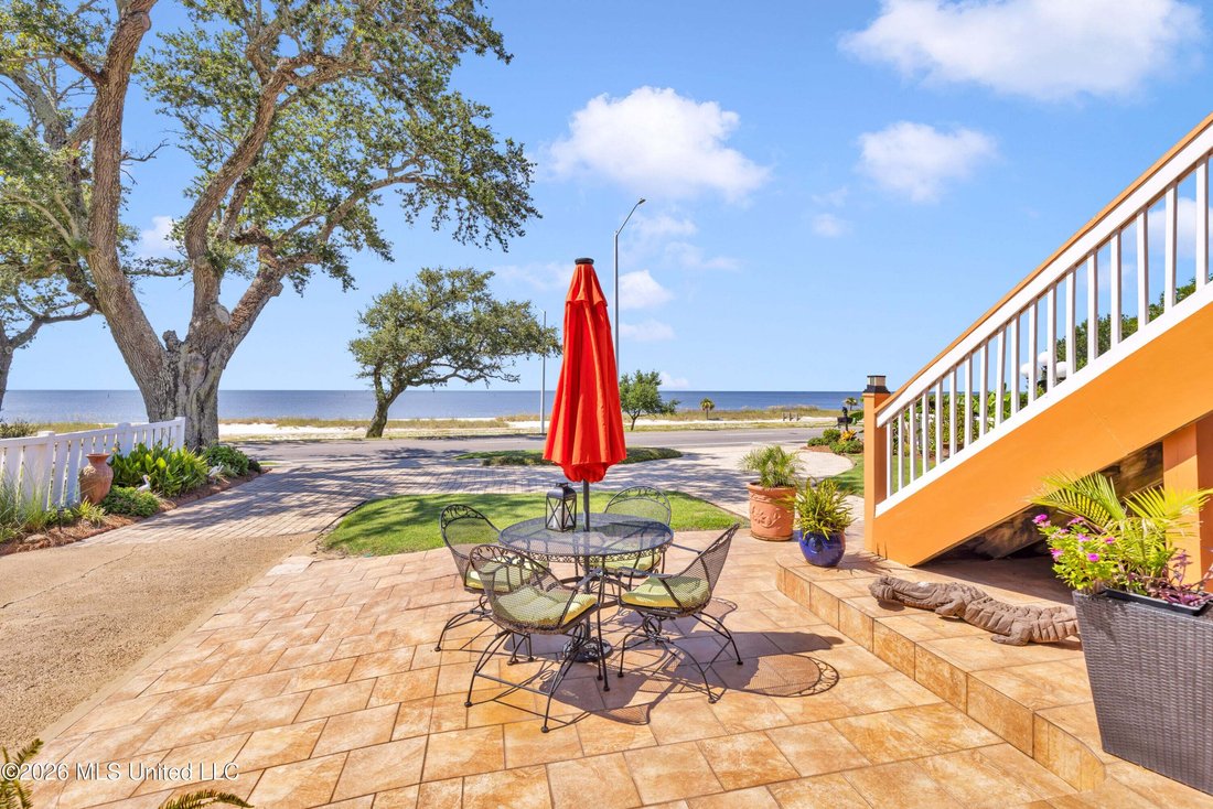 House in Biloxi, Mississippi, United States 5 - 18668964