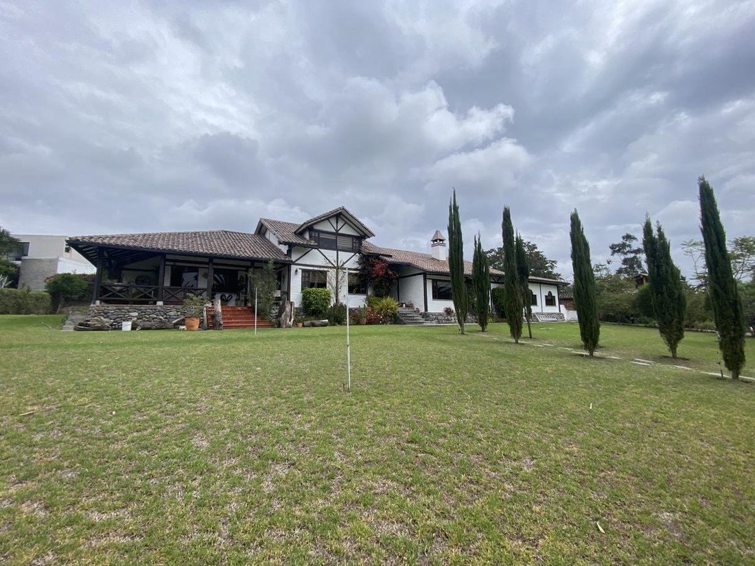 Land in Quito, Pichincha, Ecuador 1 - 18660811