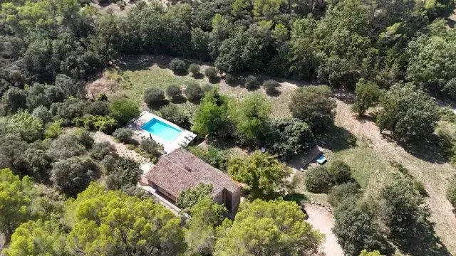 Estate in Est, Lorgues, France 3 - 18281262