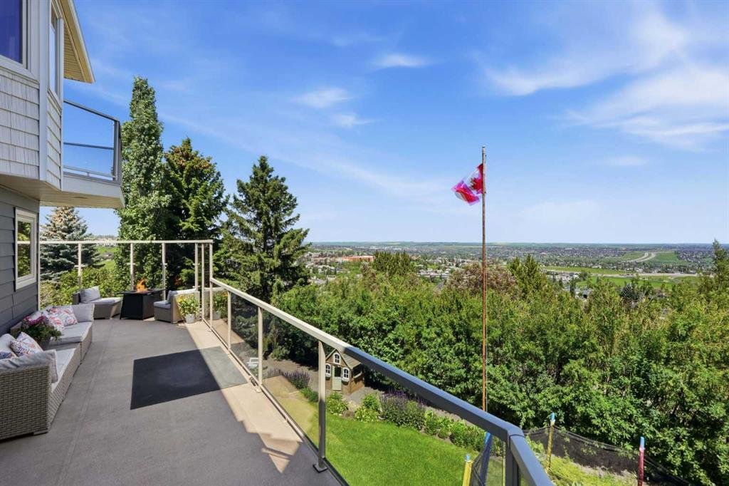 House in Calgary, Alberta, Canada 2 - 18665246