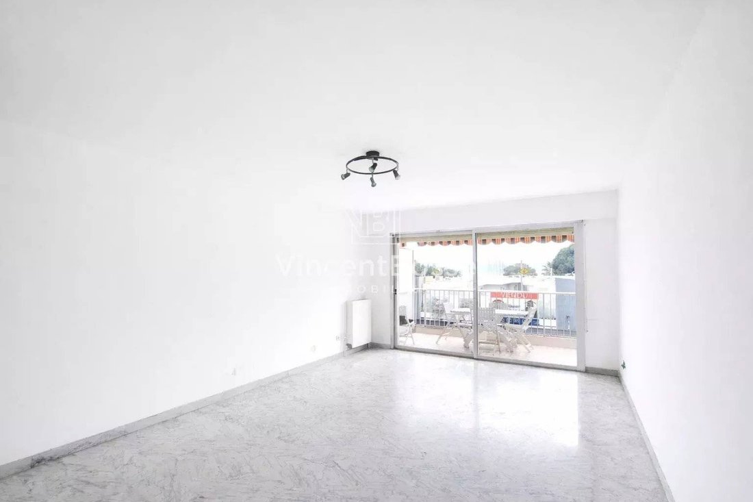 Apartment in Saint-Laurent-du-Var, Provence-Alpes-Côte d'Azur, France 2 - 17135773