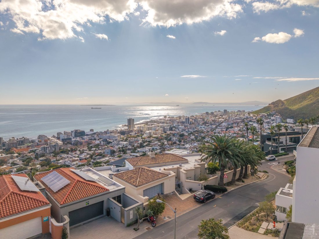 House in Fresnaye, Bakoven, Cape Town 2 - 18662493