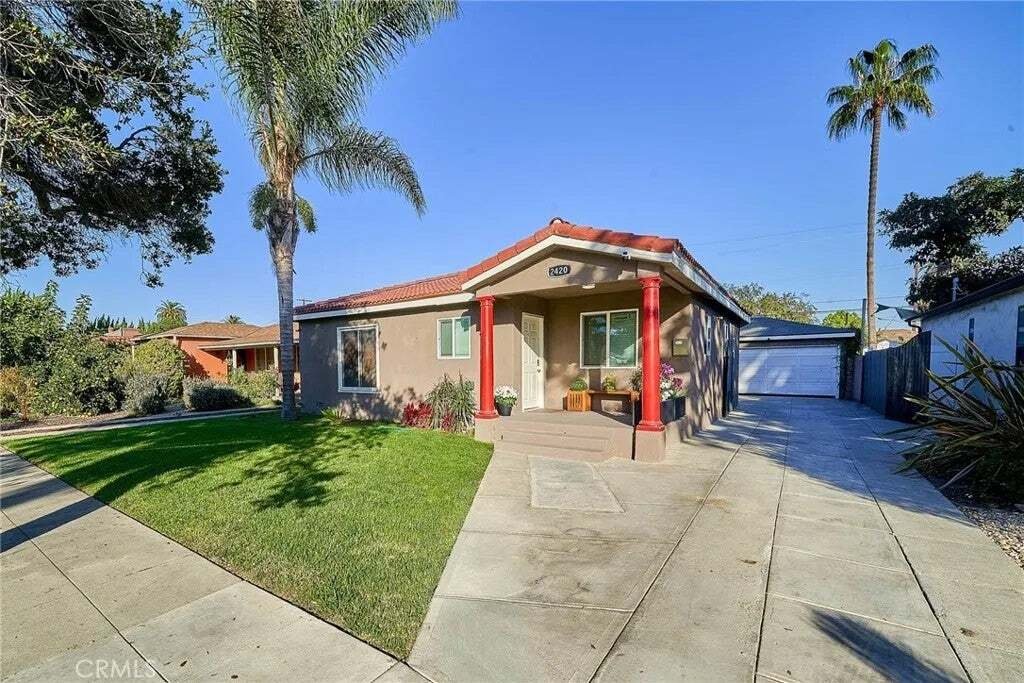 House in Signal Hill, California, United States 2 - 18670812