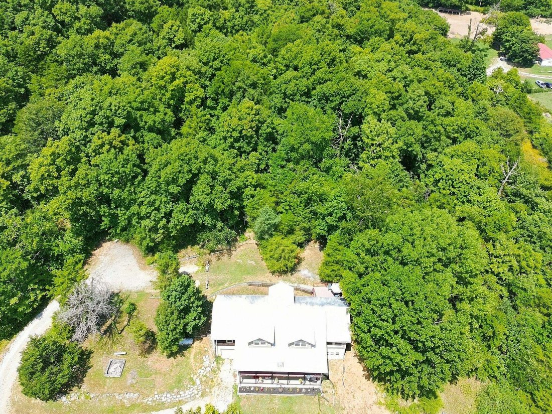 House in Petersburg, Tennessee, United States 5 - 18670721