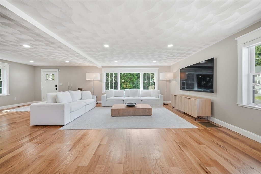 House in Saugus, Massachusetts, United States 5 - 18665577