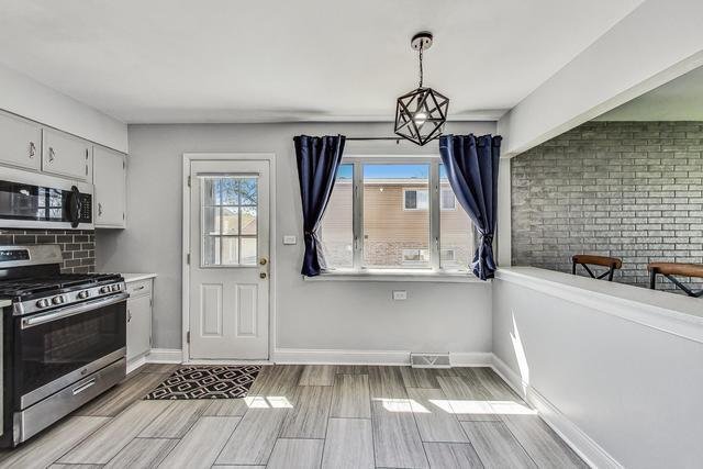 House in Elmhurst, Illinois, United States 4 - 18668024
