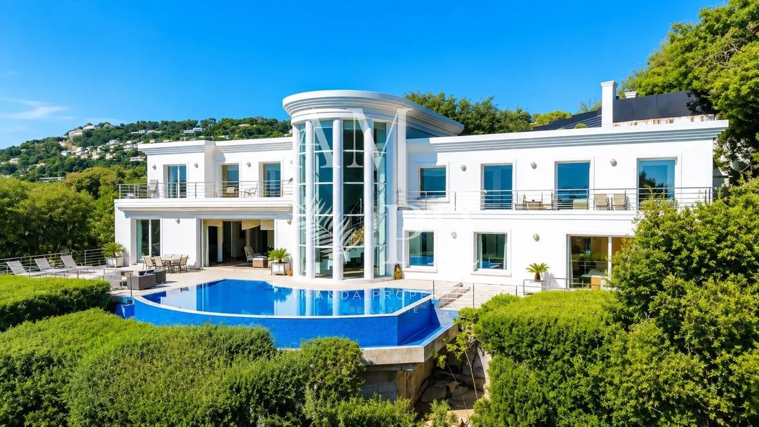 Villa in Cannes, Provence-Alpes-Côte d'Azur, France 1 - 11593571