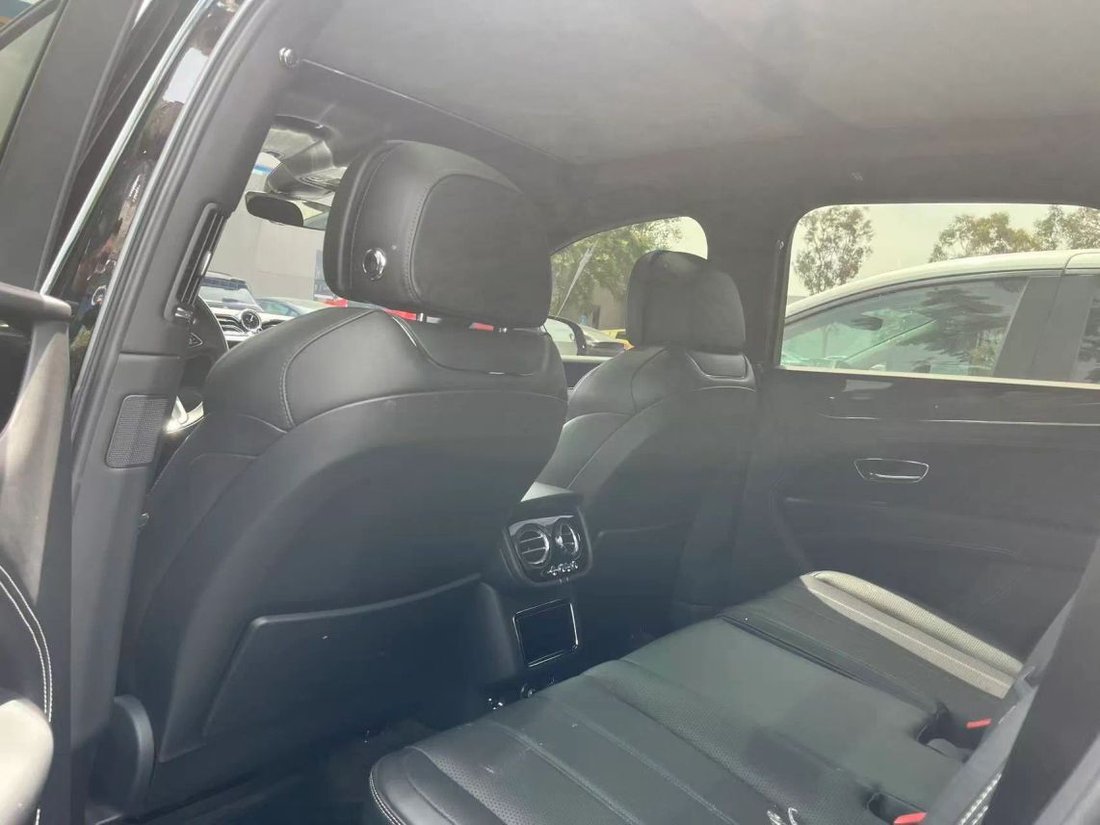 Suv in Costa Mesa, CA, United States 5 - 18664773