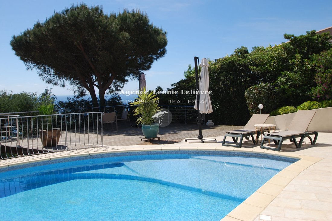 Villa in Les Issambres, Roquebrune-sur-Argens, France 4 - 18666476