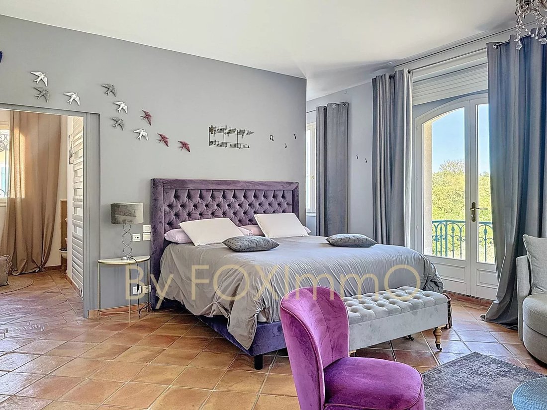 Estate in Mouriès, Provence-Alpes-Côte d'Azur, France 3 - 18668326
