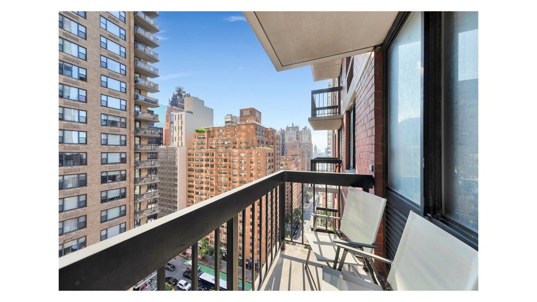 New York, New York, United States 3 - 18669519