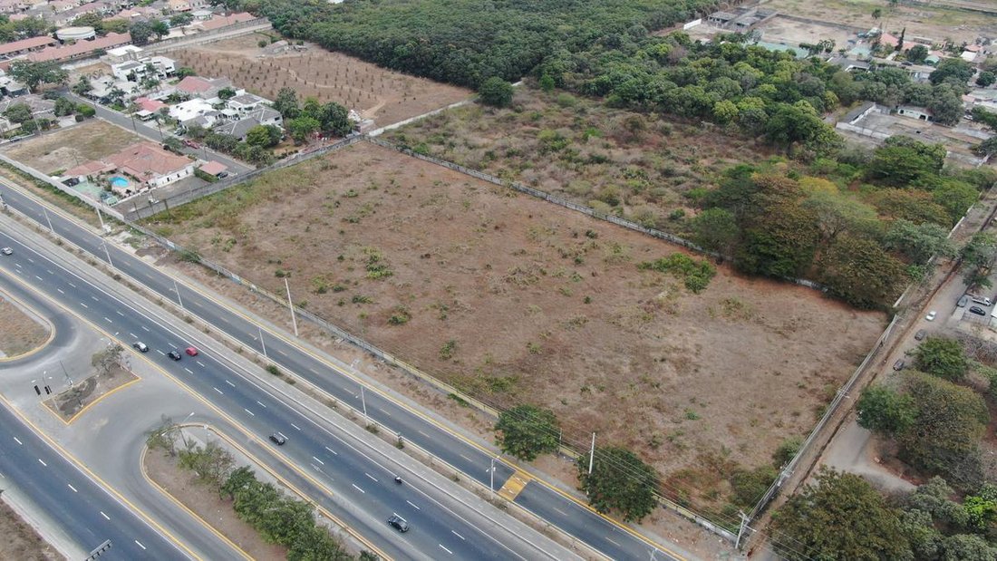 Land in Guayaquil, Guayas, Ecuador 5 - 18660413