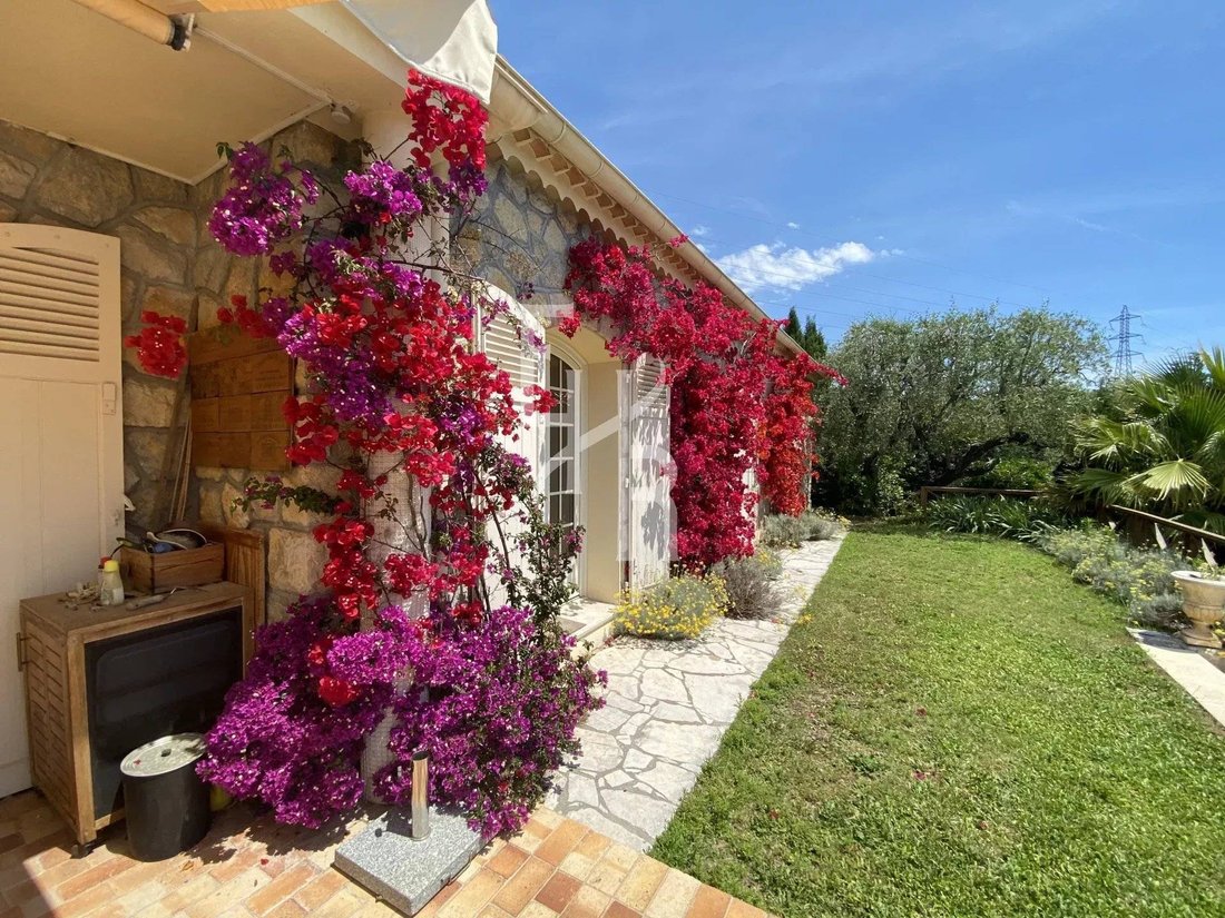 Villa in Mougins, Provence-Alpes-Côte d'Azur, France 4 - 18037144
