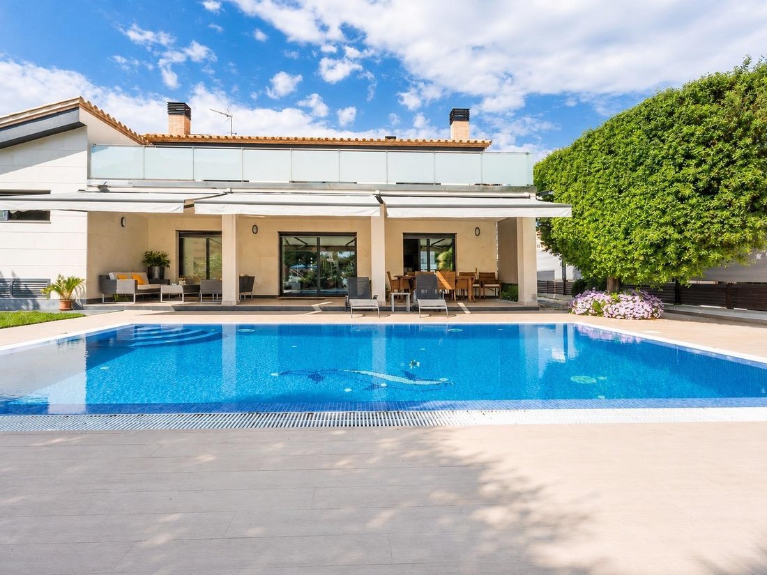 House in Roses, Catalonia, Spain 2 - 18666601