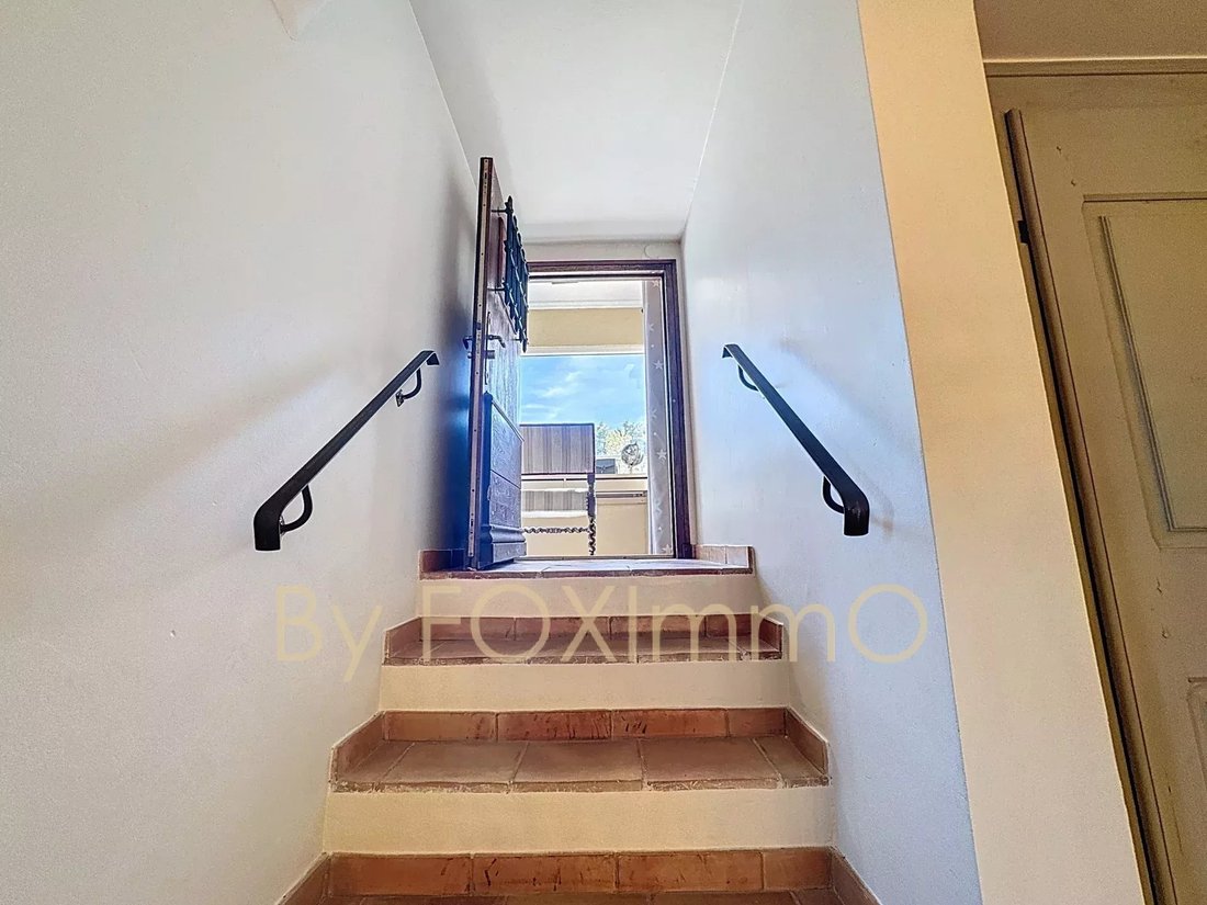 Estate in Mouriès, Provence-Alpes-Côte d'Azur, France 5 - 18668326