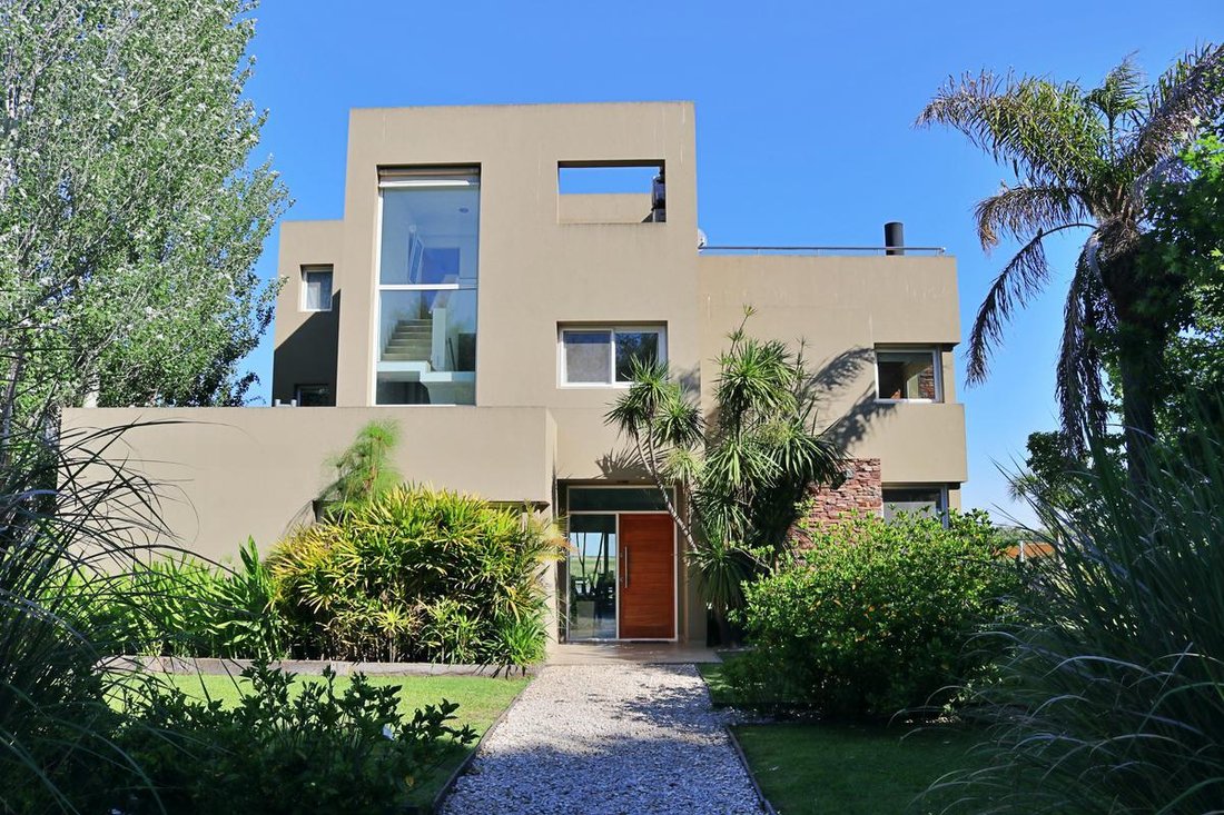 House in San Fernando, Buenos Aires Province, Argentina 2 - 18661072