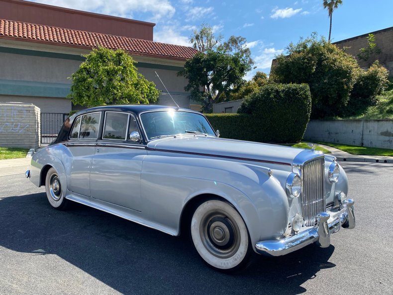 Sedan in Glendale, United States 2 - 18666346