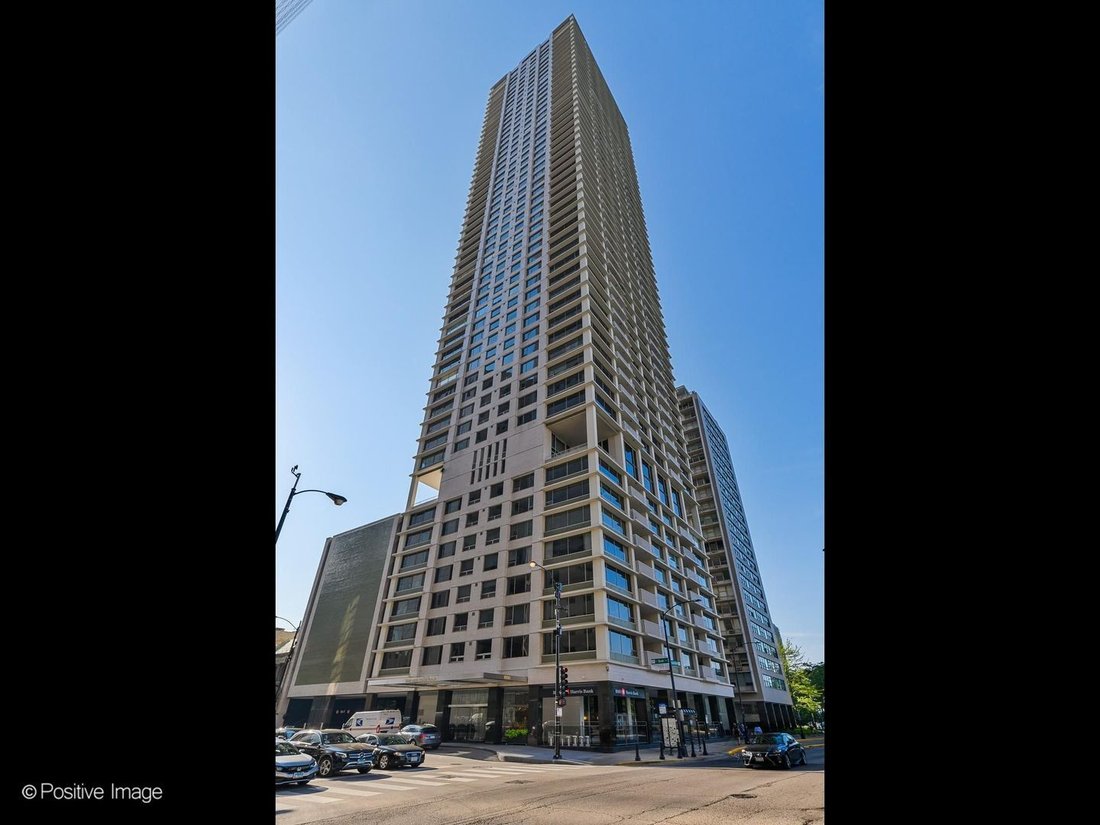 Condo in Chicago, Illinois, United States 1 - 18670980