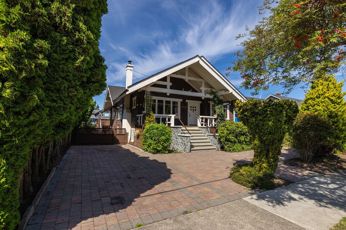 House in Victoria, British Columbia, Canada 2 - 18661588