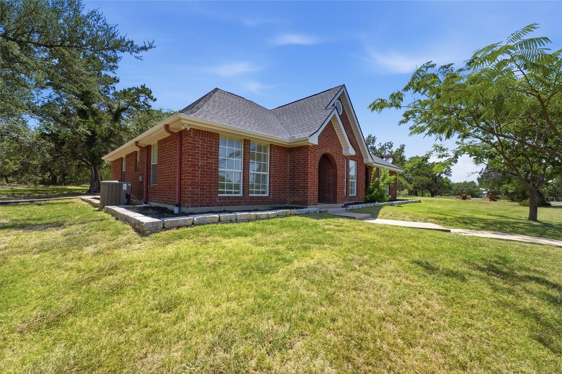 House in Salado, Texas, United States 3 - 18663519