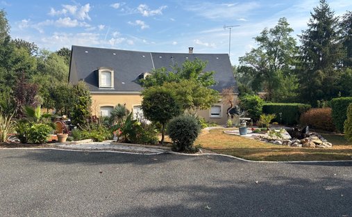House in Saint-Regle, Centre-Val de Loire, France 1
