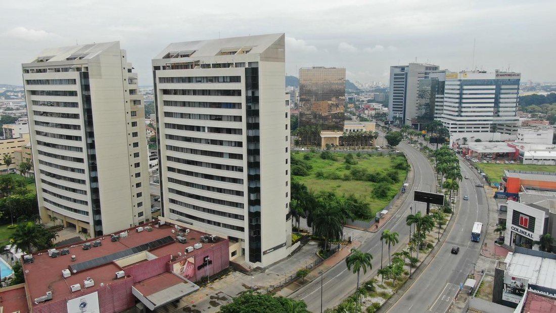 Land in Guayaquil, Guayas, Ecuador 2 - 18660481