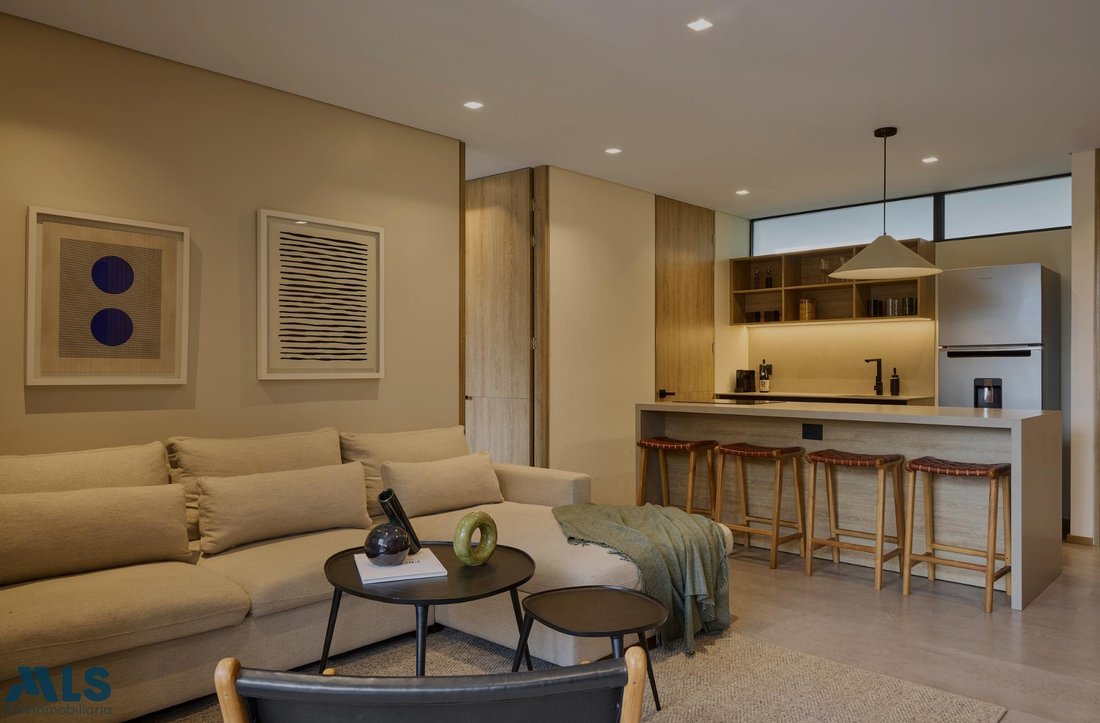 Apartment in Medellín, Antioquia, Colombia 3 - 18666220