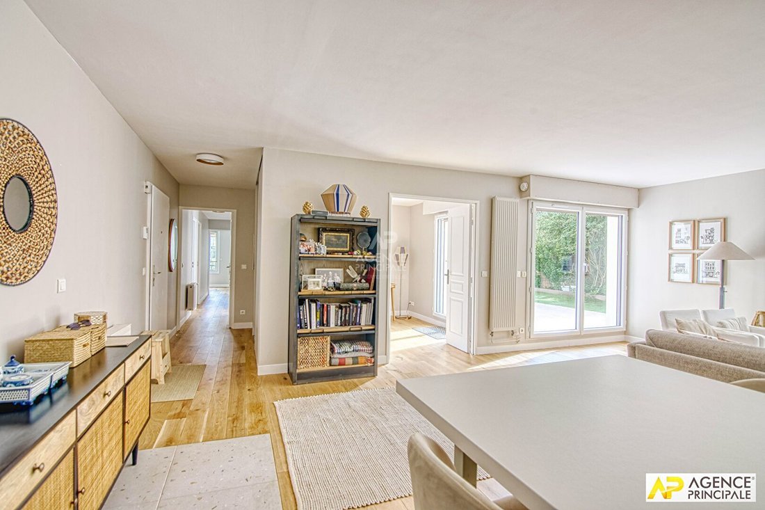 Apartment in Montreuil, Versailles, France 4 - 18660342