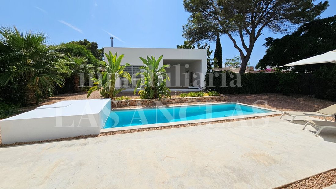 Villa in Sant Carles de Peralta, Santa Eularia des Riu, Balearic Islands 2 - 11871617