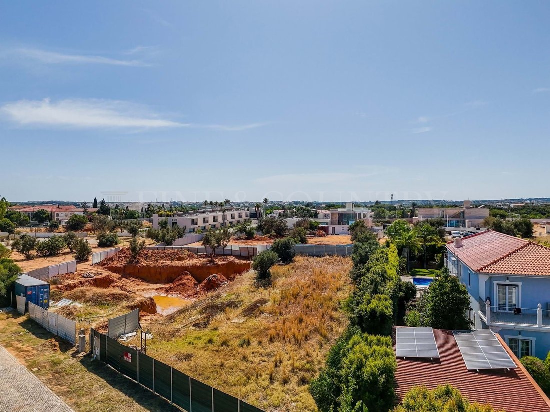 Land in Vilamoura, Quarteira, Algarve 1 - 18664779