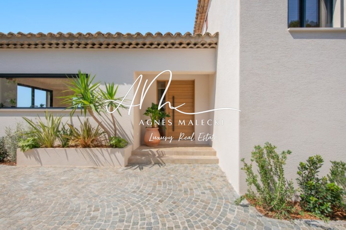 Estate in Nord, Cavalaire-sur-Mer, France 2 - 18254164