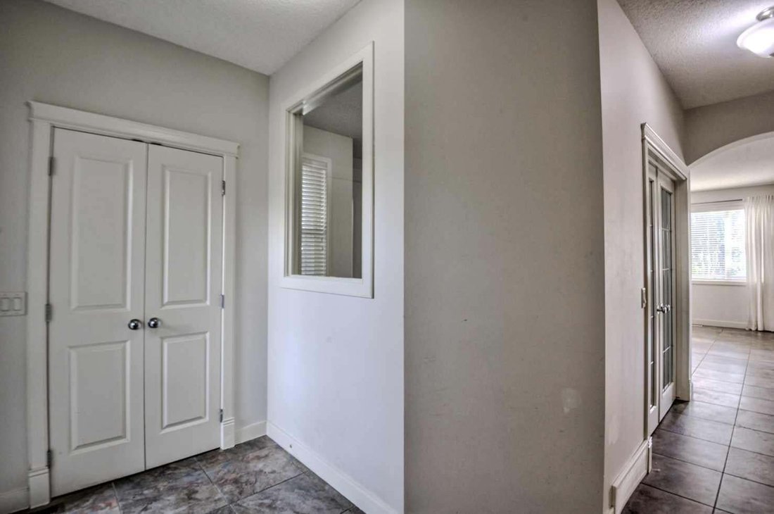 House in Calgary, Alberta, Canada 4 - 18670958