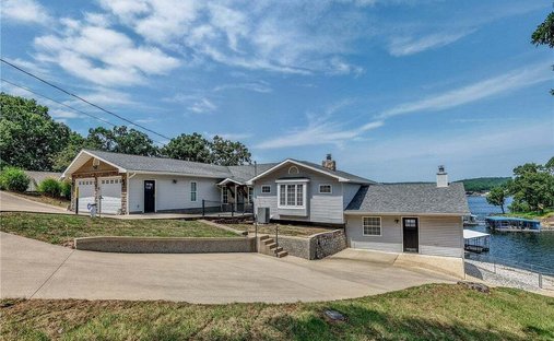 House in Linn Creek, Missouri, United States 1