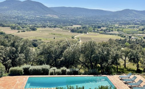 Estate in Le Plan-de-la-Tour, Provence-Alpes-Côte d'Azur, France 1