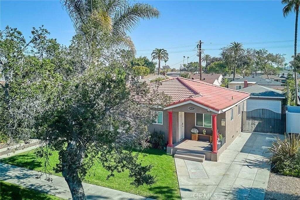 House in Signal Hill, California, United States 5 - 18670812
