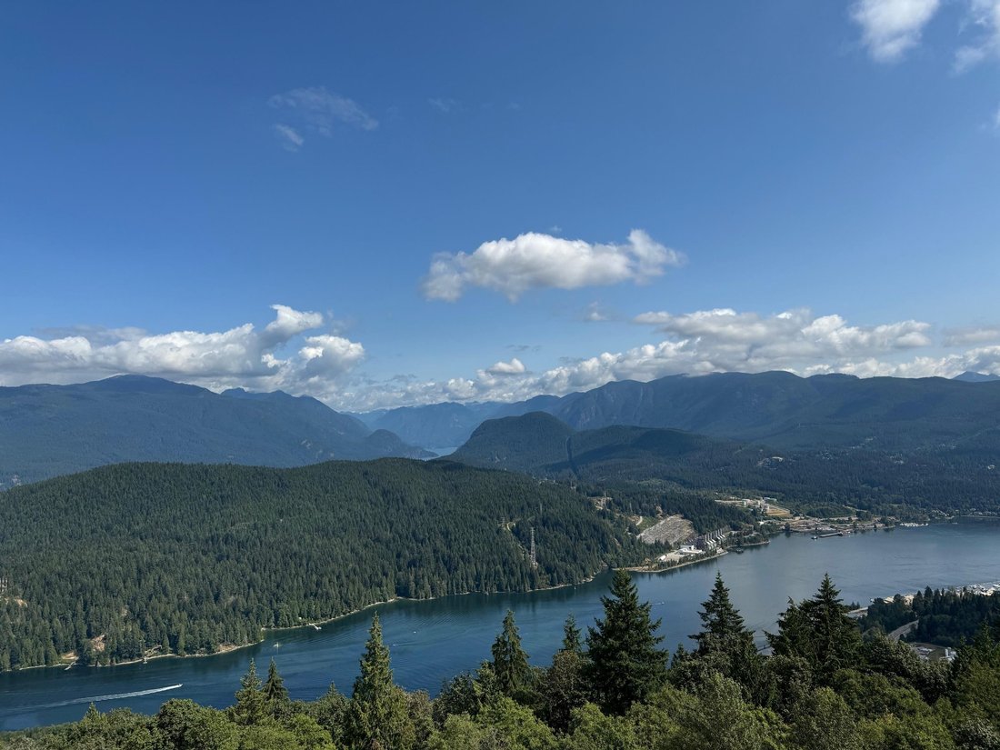 House in Burnaby, British Columbia, Canada 3 - 18670409