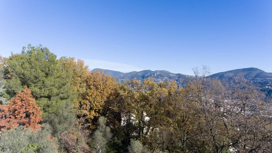 Land in Gattières, Provence-Alpes-Côte d'Azur, France 2 - 15502577