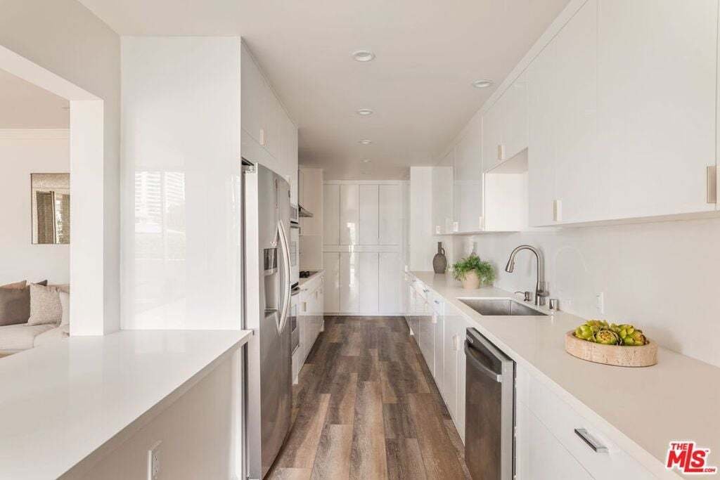 Condo in Los Angeles, California, United States 5 - 18662003