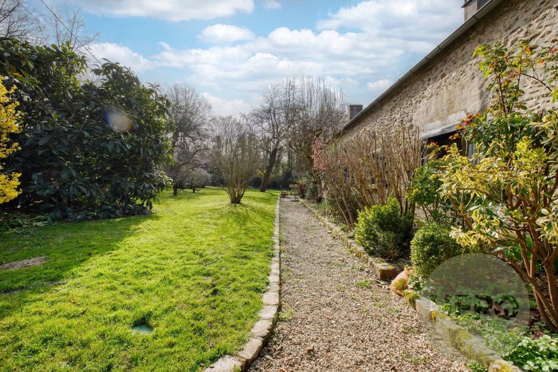 House in Montfort-l'Amaury, Ile-de-France, France 4 - 17368095
