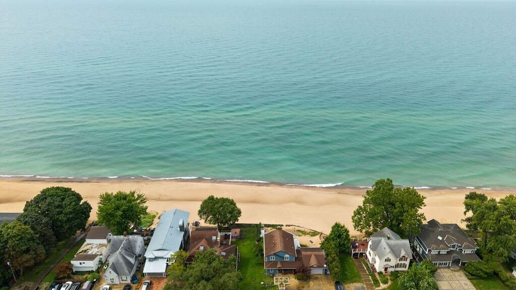 House in Beverly Shores, Indiana, United States 2 - 18670453