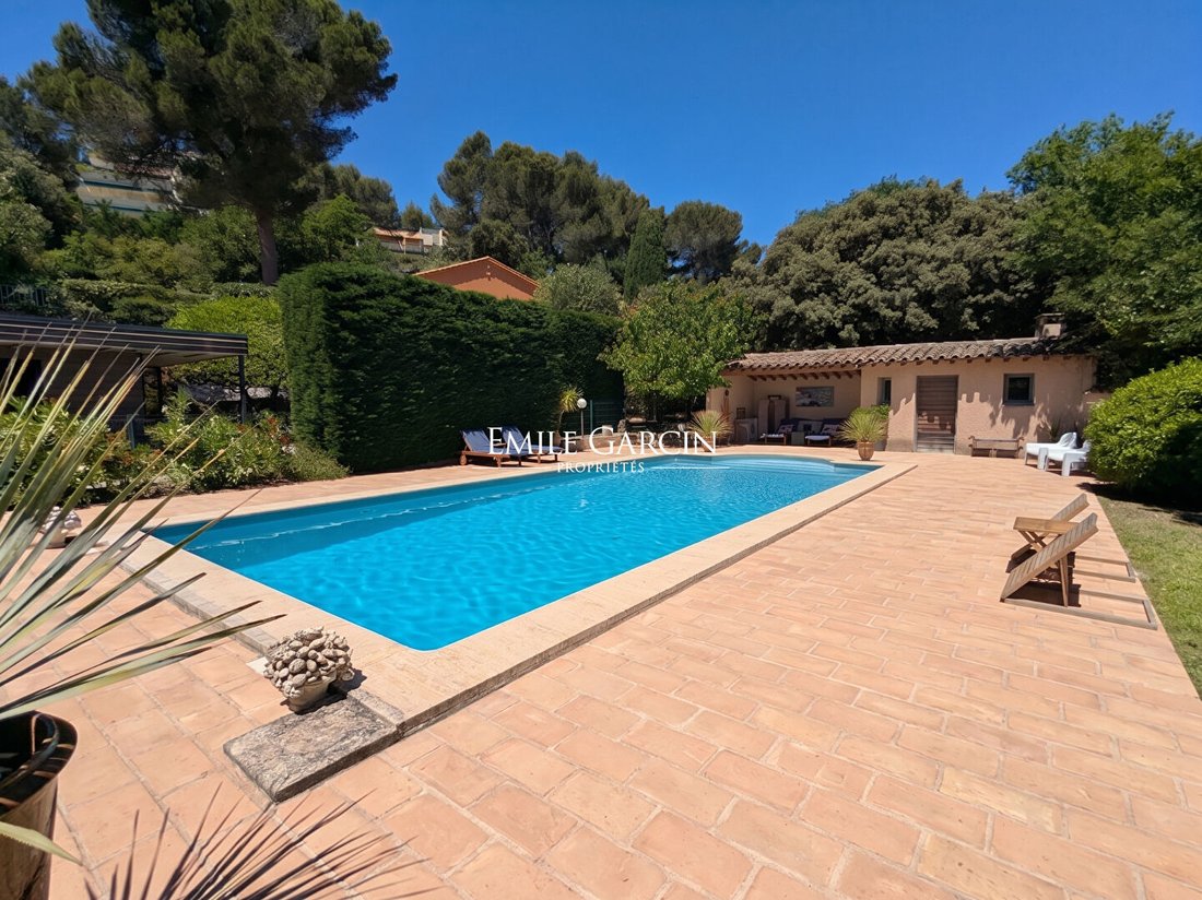 Villa in Avignon, Provence-Alpes-Côte d'Azur, France 4 - 16597640