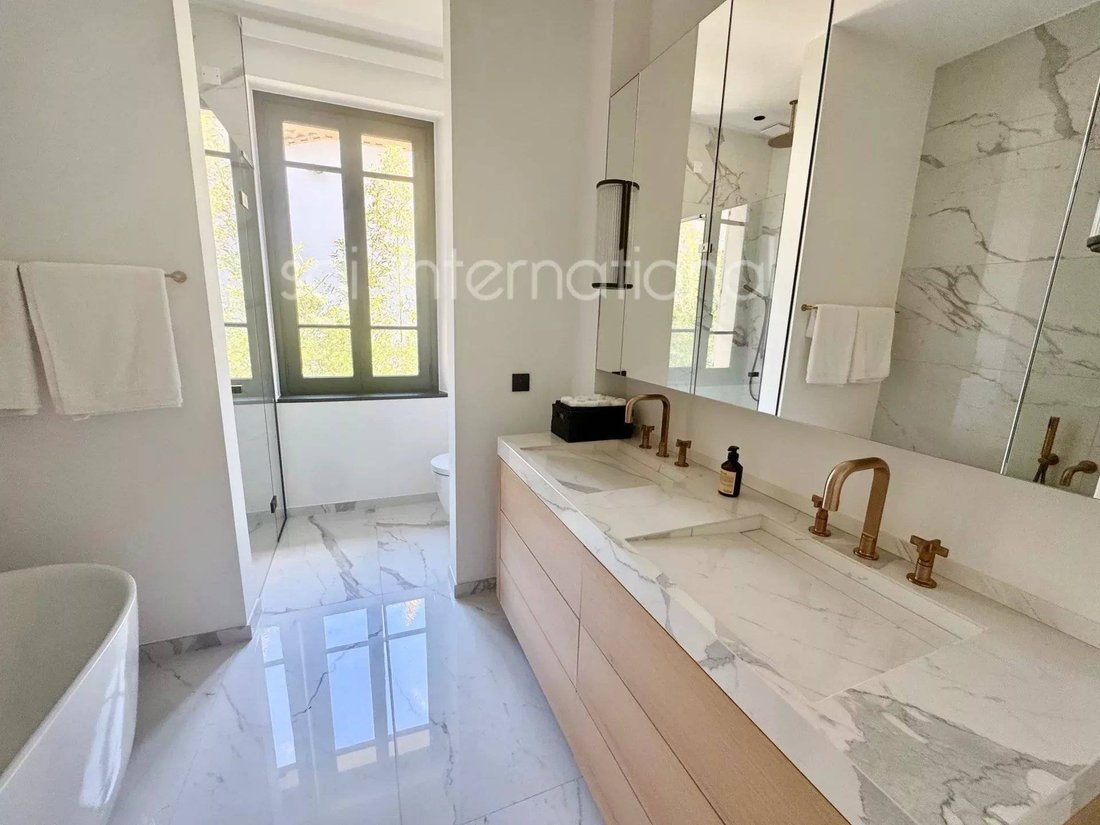 House in Zone Ouest Urbaine, Saint-Tropez, France 5 - 18236564